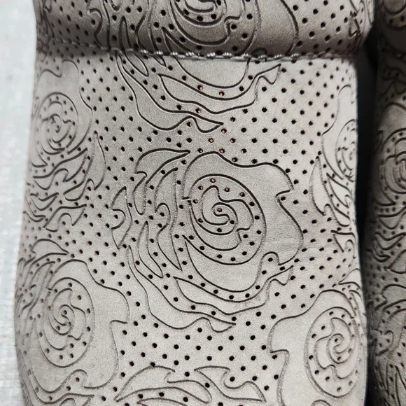 Dansko Women's Gray Clogs - Picture 3 of 9